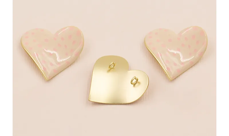 Colgante Corazón 30*30 Beige y Motas Lilas