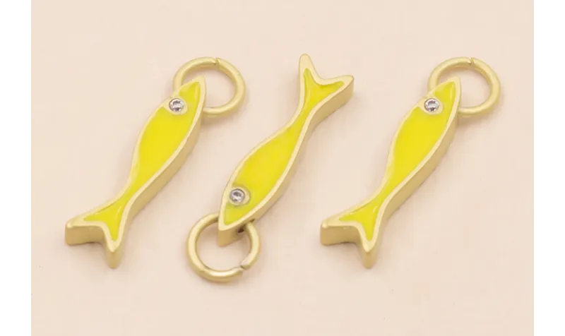 Colgante Pez esmaltado Amarillo 15*3 con arandela Colgante Pez esmaltado Amarillo 15*3 con arandela