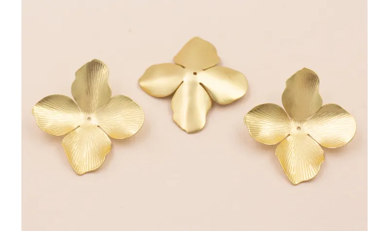 Flor 4 pétalos 40mm diámetro Oro Mate