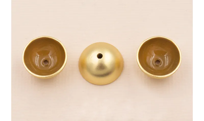 Semi Bola de 13mm con esmalte Marrón y Oro Mate