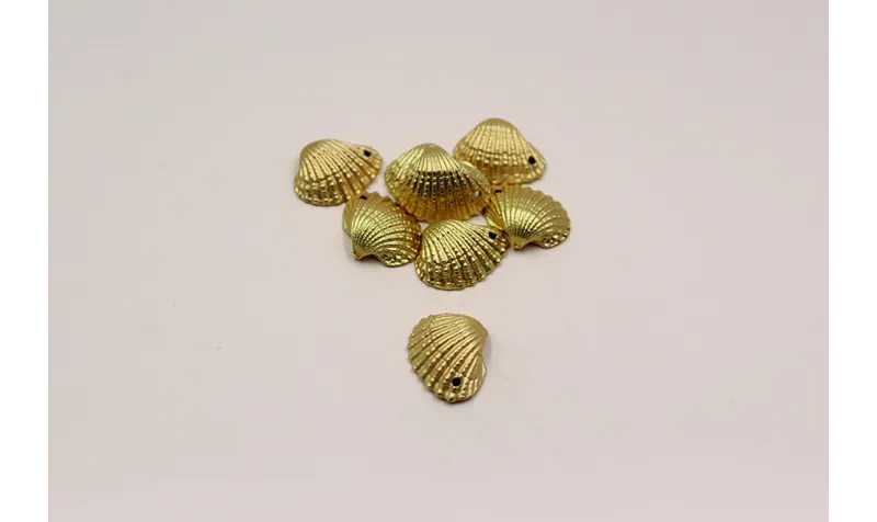 Colgante almeja 22*18mm Oro Mate