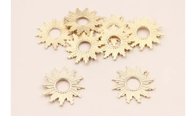 Cuenta Sol estriado Dorado de 29mm