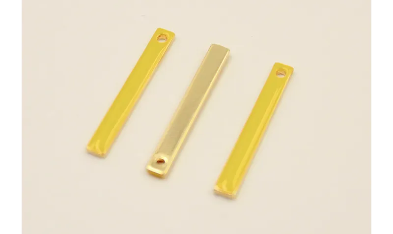 Listón de 25*3mm Dorado con esmalte Amarillo