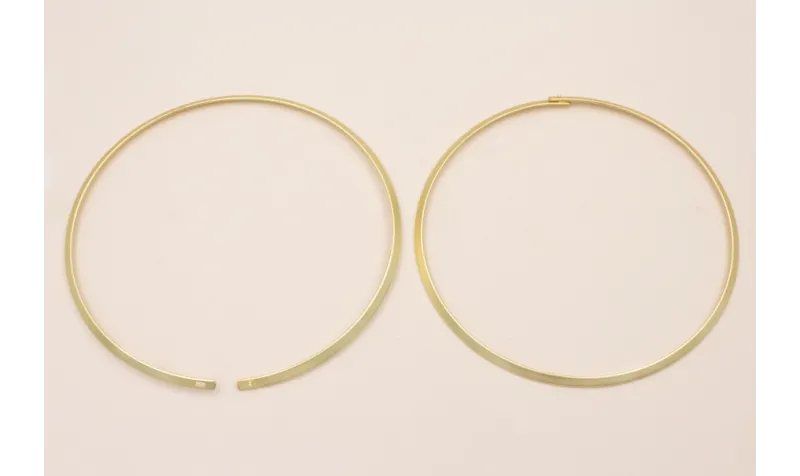 Collar Lámina de 4mm  Dorado Mate con cierre