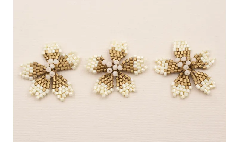 Flor Abalorio de 30mm diametro Blanco y Cobre