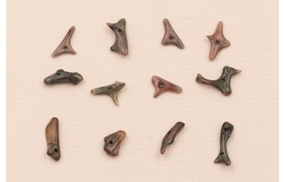 Ristra de 40cms de Chips Coral Marrón de 10-12mm Ristra de 40cms de Chips Coral Marrón de 10-12mm