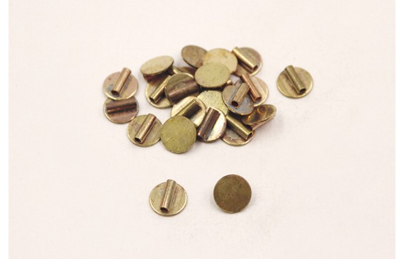 Chapita Latón pulido  8mm con tubo detrás