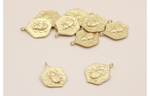 Colgante Hexagonal escarabajo 13mm Dorado Mate