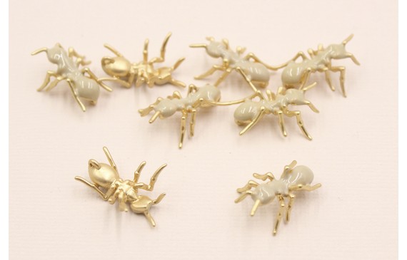 Cuenta Hormiga 17*10mm Esmalte Beide patas Doradas Cuenta Hormiga 17*10mm Esmalte Beide patas Doradas