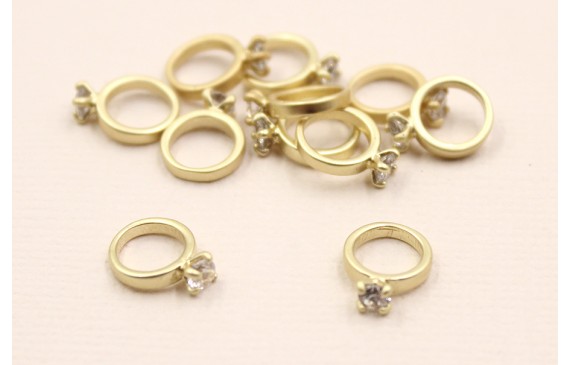 Anillo de 8mm con diamante de Cristal Dorado Mate Anillo de 8mm con diamante de Cristal Dorado Mate