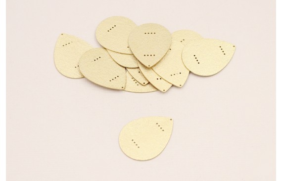 Gota 30*22mm con 8 agujeros Oro Mate satinado Gota 30*22mm con 8 agujeros Oro Mate satinado