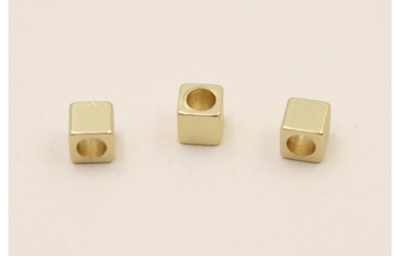 Cuenta Cubo de 3mm Agujero 2mm D.Mate Cuenta Cubo de 3mm Agujero 2mm D.Mate