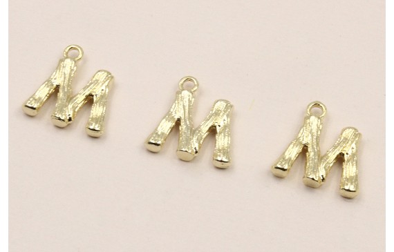 Colgante Letra M latón Dorado 15*10mm