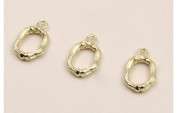 Colgante Letra O latón Dorado 15*10mm