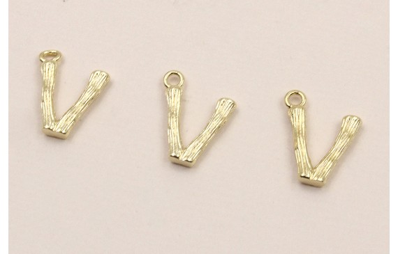 Colgante Letra V latón Dorado 15*10mm
