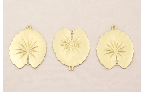 Entrepieza Flor Loto Plana 35*20mm Dorado Mate