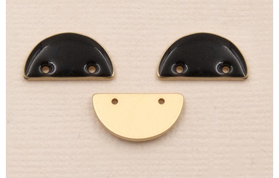 Cuenta Semicirculo 15*7mm esmalte Negro Cuenta Semicirculo 15*7mm esmalte Negro