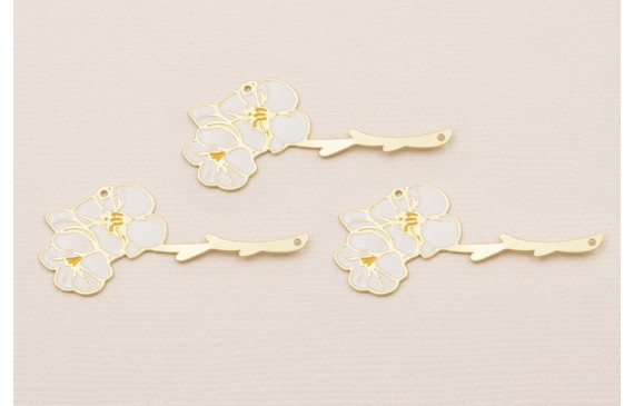 Pieza Ramo Flores Blancas 42*20 Oro Mate Esmalte Pieza Ramo Flores Blancas 42*20 Oro Mate Esmalte