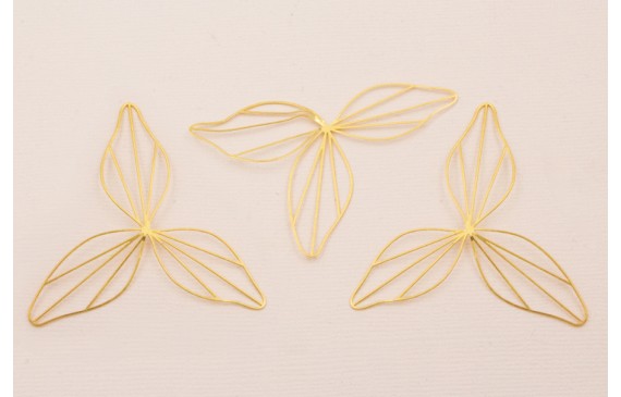 Cuenta Flor 3 pétalos 60mm diametro Oro