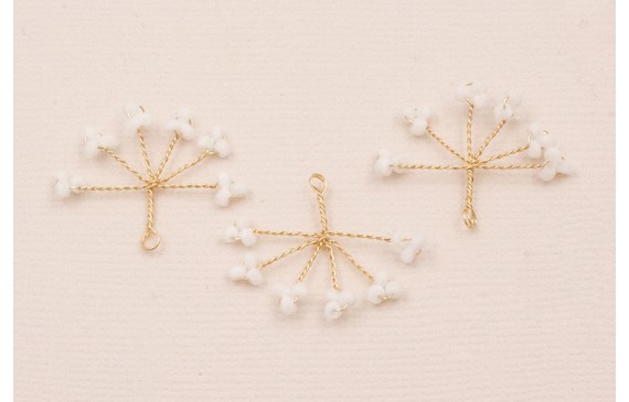 Cuenta Ramillete 6 pétalos 20*15mm Blanco