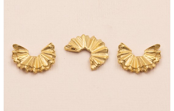 Abanico ondulado S.Steel 316L 17*15mm Dorado Abanico ondulado S.Steel 316L 17*15mm Dorado