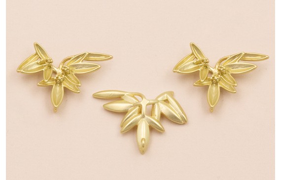 Colgante Hojas 25*17mm Oro Mate Colgante Hojas 25*17mm Oro Mate