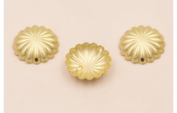 Colgante semicircular estriado 27mm Oro Mate