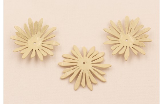 Flor Irregular esmaltada 33mm diametro Beige