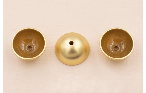 Semi Bola de 13mm con esmalte Marrón y Oro Mate Semi Bola de 13mm con esmalte Marrón y Oro Mate