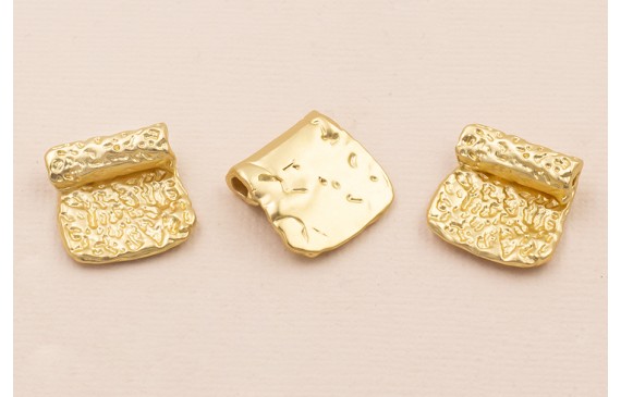 Colgante lámina doblada 15*15mm Oro Mate Colgante lámina doblada 15*15mm Oro Mate