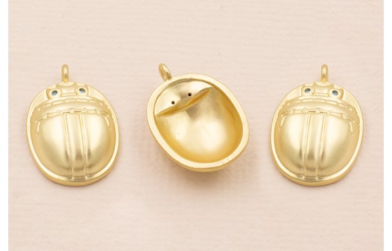 Colgante escarabajo 15*13mm Oro Mate