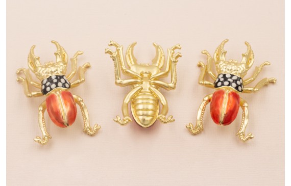 Escarabajo doble Pinza 50*40 Oro Mate Rojo motas Escarabajo doble Pinza 50*40 Oro Mate Rojo motas