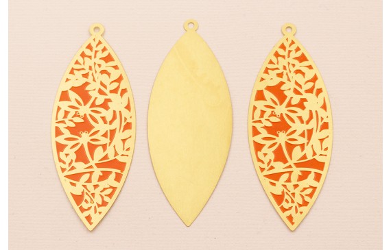 Colgante Ovalado 65*25 Dibujos Naranjas en Latón