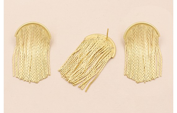 Pendiente arqueado 22*40mm con Flecos Oro Mate