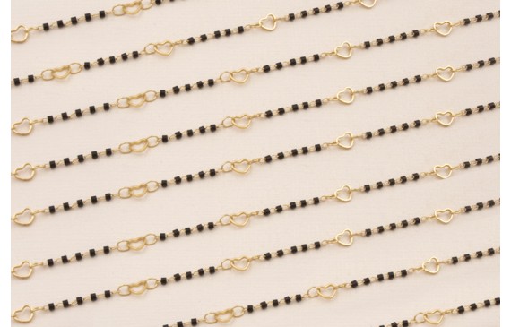 Cadena Miyuki Negro y corazón 5*4mm Dorado Mate