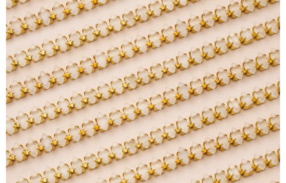 Cadena strass Cristal opal de 3*6mm sobre latón