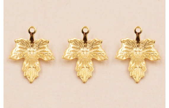 Colgante Hoja 13*12mm Baño Oro 18K 3 Micras