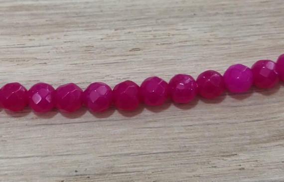 Facetada JADE 4mm Fuxia