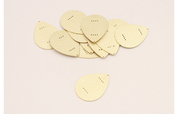 Gota 30*22mm con 8 agujeros Oro Mate satinado