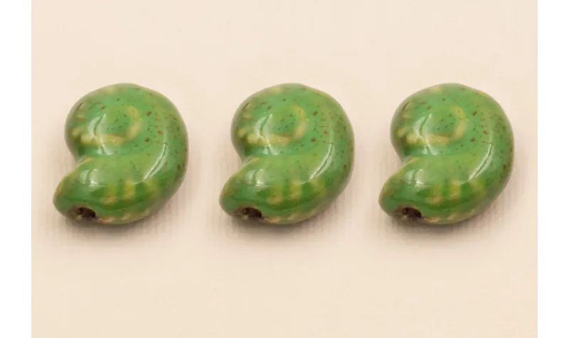 Caracola Cerámica verde  /Cuentas de  Ceramica 