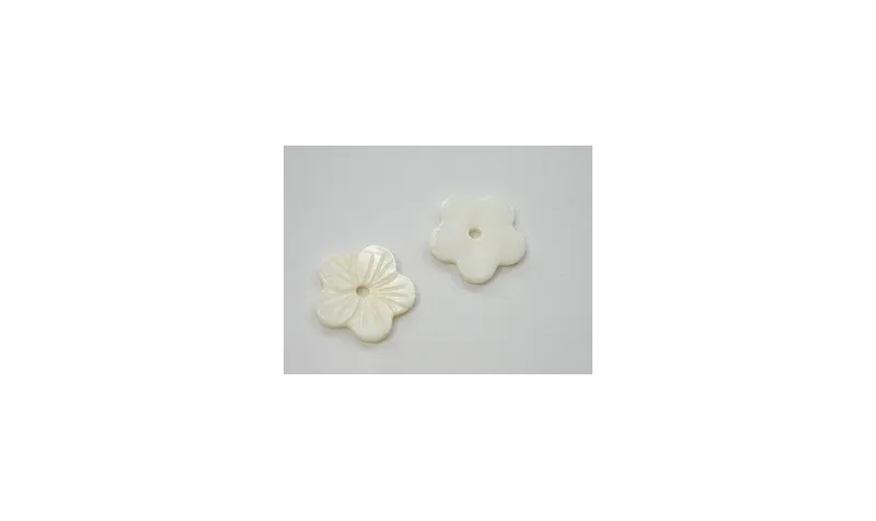 Flor labrada 20mm /Cuentas de  Nacar 