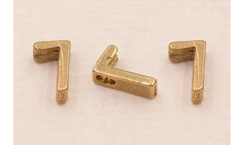 Pieza Número 7 7*6*2 Oro / Cuentas Metálicas de Latón / Zamak