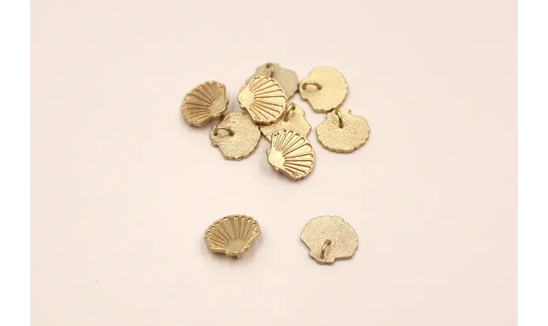 Cuenta Concha colgante 10*10mm oro mate / Cuentas Metálicas de Latón / Zamak