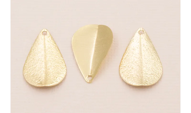 Péndulo doblado 20*12mm Oro y Oro satinado / Cuentas Metálicas de Latón / Zamak