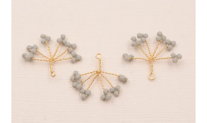 Cuenta Ramillete 6 pétalos 20*15mm Gris / Cuentas Metálicas de Latón / Zamak