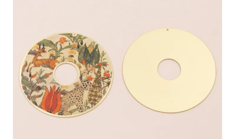 Disco 60mm  Oro Mat estampado Selva / Cuentas Metálicas de Latón / Zamak
