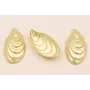 Colgante mejillón 46*23 Oro Mate / Cuentas Metálicas de Latón / Zamak