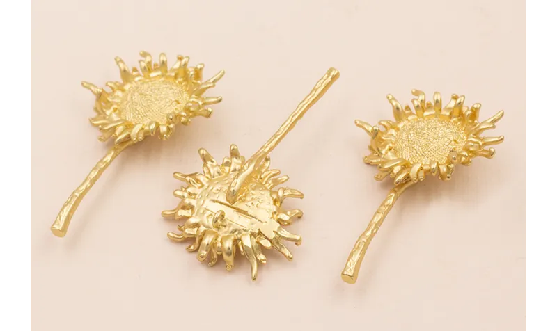 Colgante Girasol 55*25mm Oro Mate / Cuentas Metálicas de Latón / Zamak