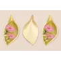 Cogante Hoja 56*26mm Oro Mate  Flores Fondo Beige / Cuentas Metálicas de Latón / Zamak