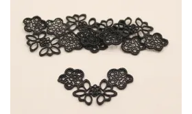 Conjunto de 3 flores 26.5*45 Negro mate / Cuentas Metálicas de Latón / Zamak